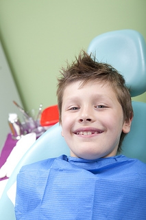 How do I handle my child’s dental emergency?